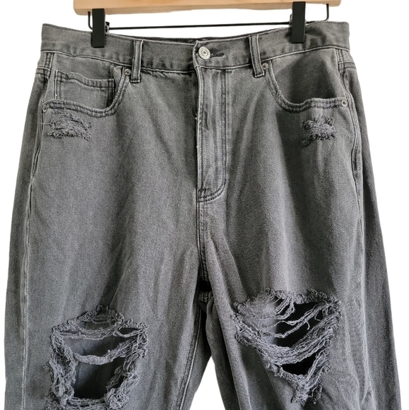 ๐ต 2 for $40 ๐ต AMERICAN EAGLE RIPPED MOM JEANS - Picture 6 of 11